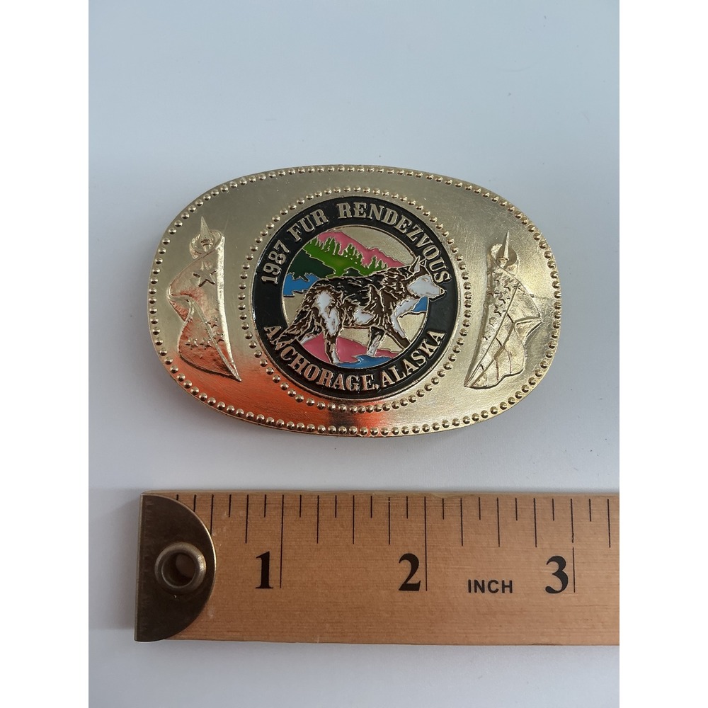 Vintage 1987 Fur Rendezvous Anchorage Alaska Wolf Belt Buckle Gold Tone Oval